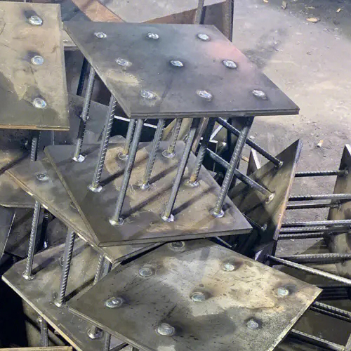 在确定琼中预埋件位置时，需要考虑以下几点